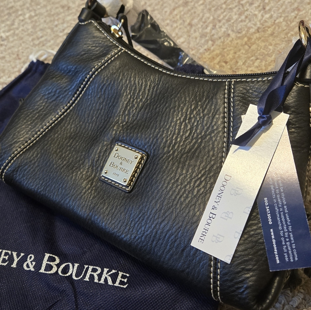 NWT Dooney & Bourke BB Mini East/West Slouch - Black